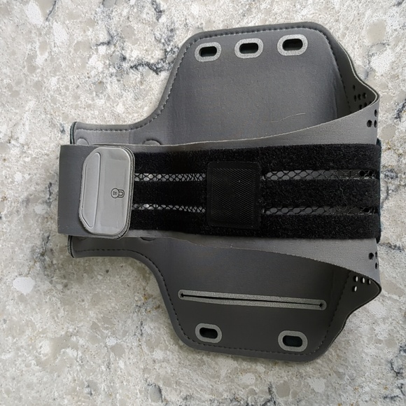 NEW Phone Armband - Picture 3 of 3